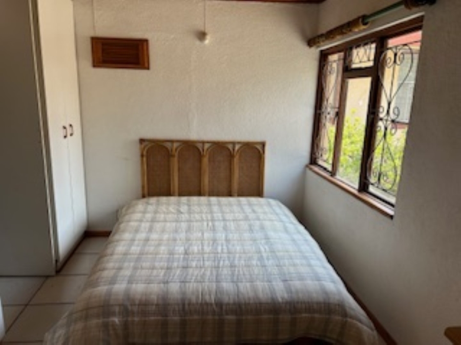 To Let 1 Bedroom Property for Rent in Bloubergrant Western Cape